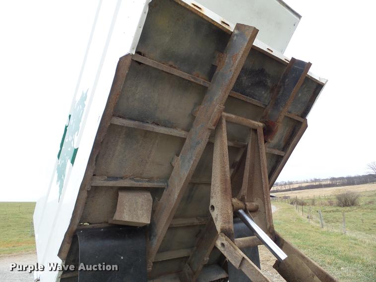 image for item BZ9951 1995 International 4700 bucket truck