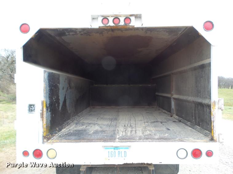 image for item BZ9951 1995 International 4700 bucket truck