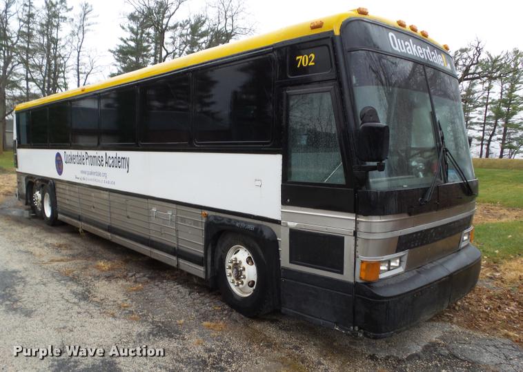 image for item BZ9953 1986 MCI 102A3 bus