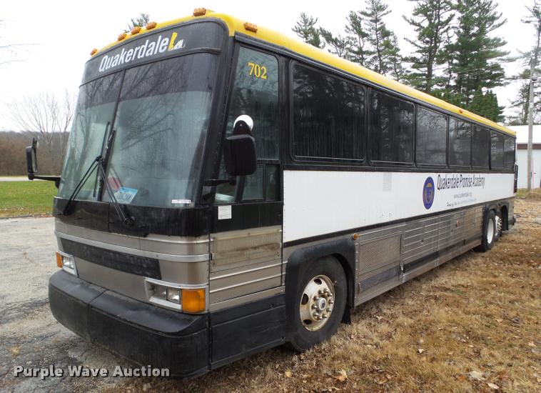 image for item BZ9953 1986 MCI 102A3 bus