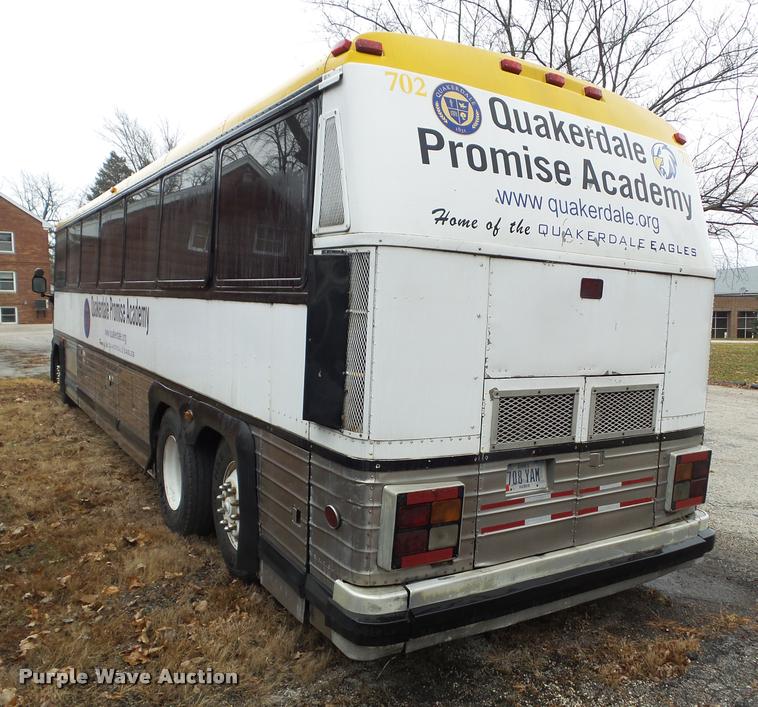 image for item BZ9953 1986 MCI 102A3 bus