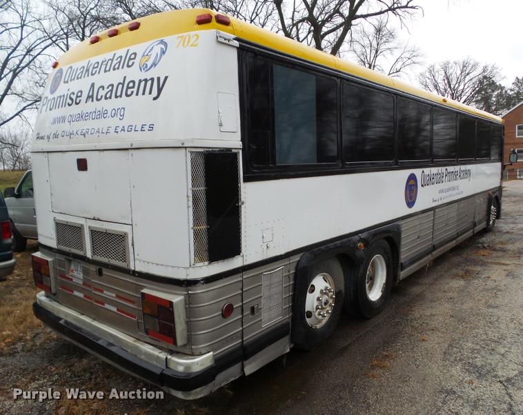 image for item BZ9953 1986 MCI 102A3 bus