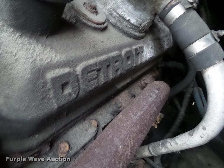 image for item BZ9953 1986 MCI 102A3 bus