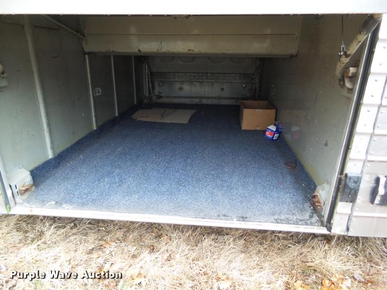 image for item BZ9953 1986 MCI 102A3 bus