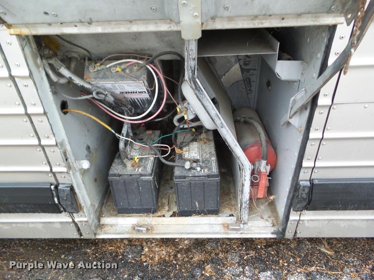 image for item BZ9953 1986 MCI 102A3 bus