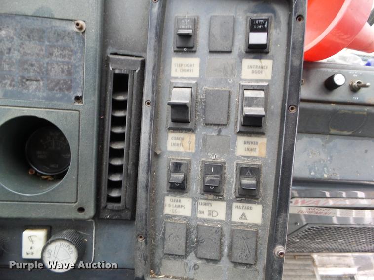 image for item BZ9953 1986 MCI 102A3 bus