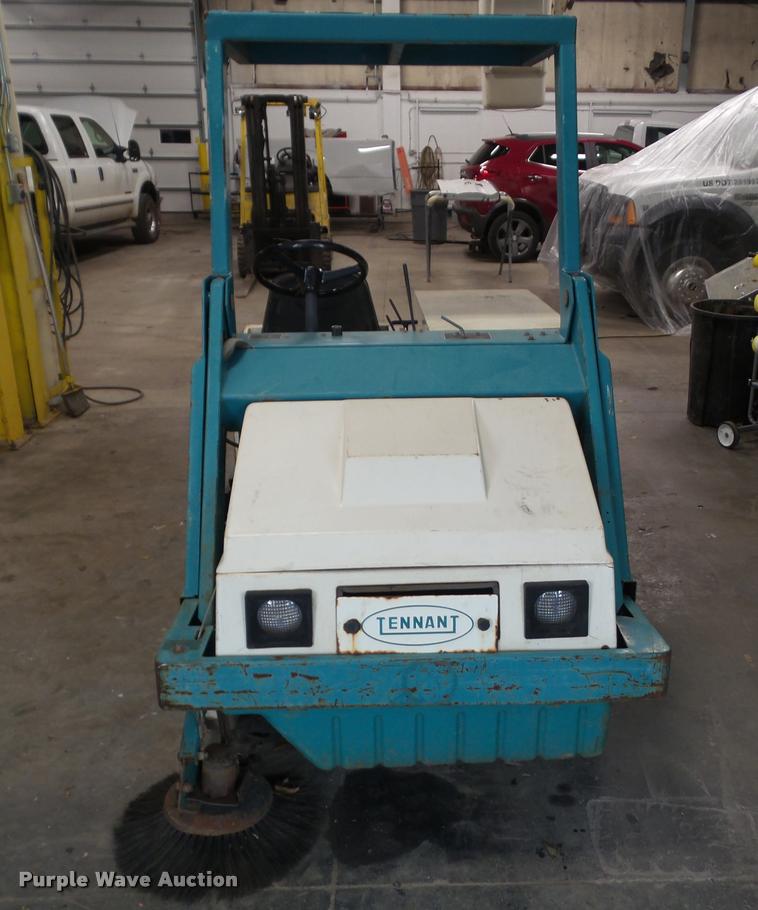 image for item BZ9971 Tennant 235 sweeper
