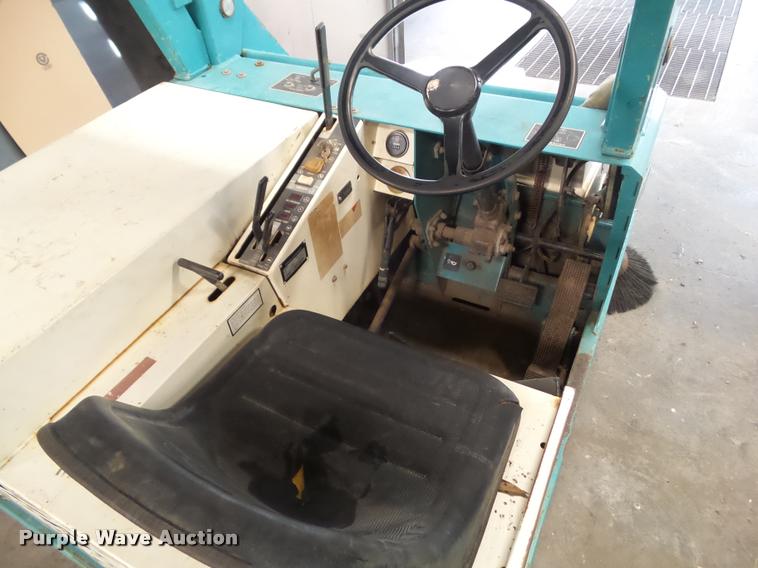 image for item BZ9971 Tennant 235 sweeper