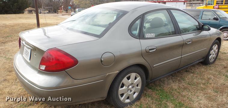 image for item DA2112 2002 Ford Taurus
