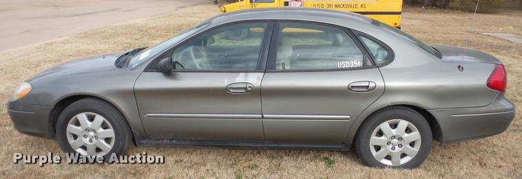 image for item DA2112 2002 Ford Taurus