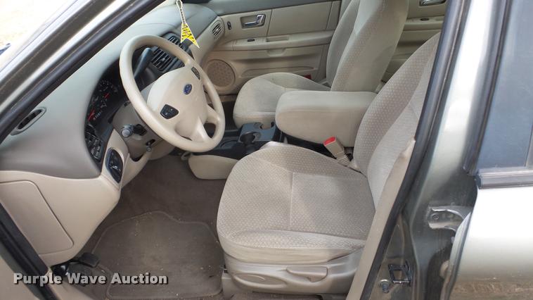 image for item DA2112 2002 Ford Taurus