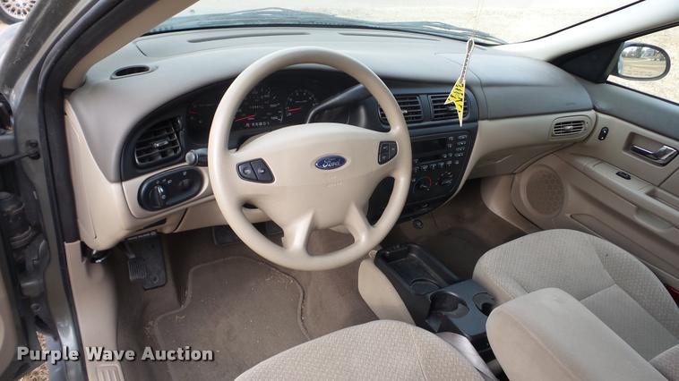 image for item DA2112 2002 Ford Taurus