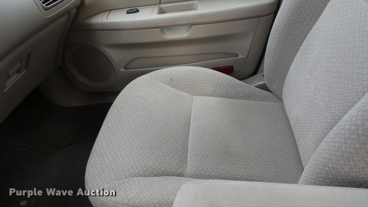 image for item DA2112 2002 Ford Taurus