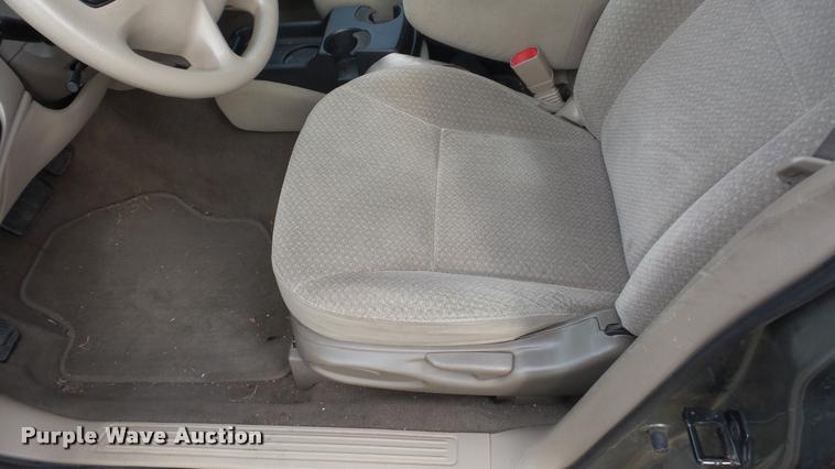 image for item DA2112 2002 Ford Taurus