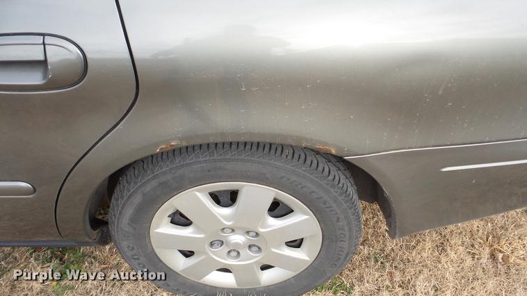 image for item DA2112 2002 Ford Taurus