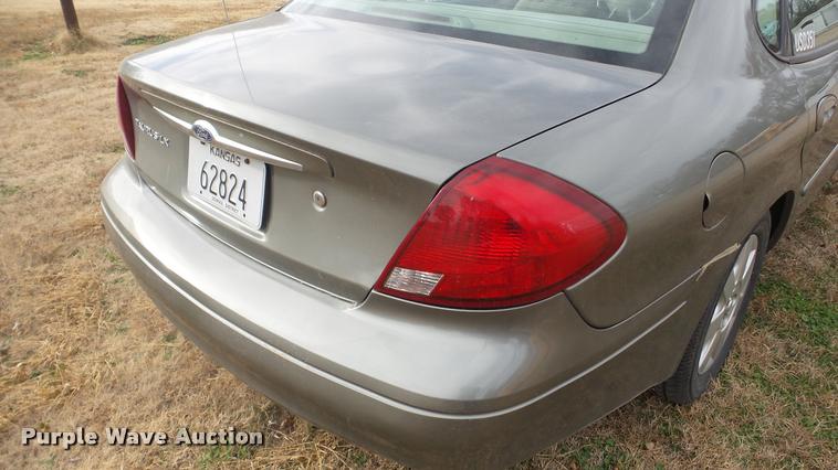 image for item DA2112 2002 Ford Taurus