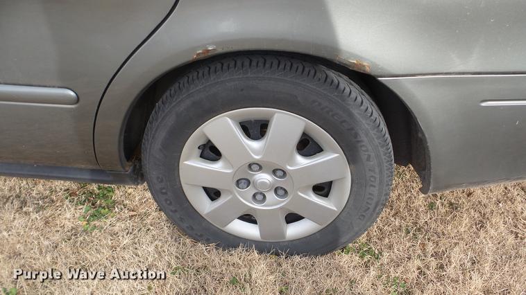 image for item DA2112 2002 Ford Taurus