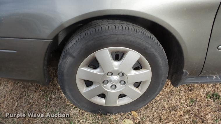 image for item DA2112 2002 Ford Taurus