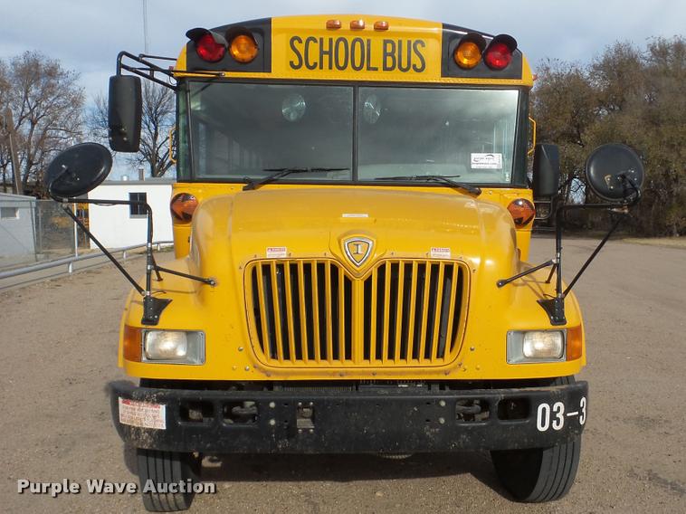 image for item DA2114 2004 International CE school bus