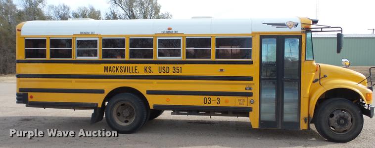 image for item DA2114 2004 International CE school bus