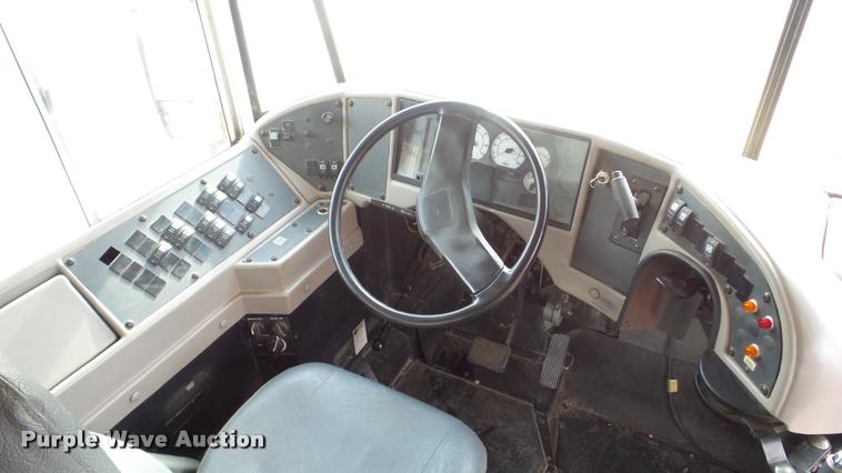 image for item DA2114 2004 International CE school bus