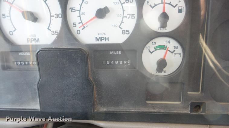 image for item DA2114 2004 International CE school bus