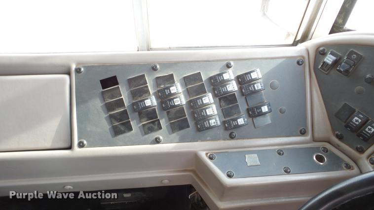 image for item DA2114 2004 International CE school bus