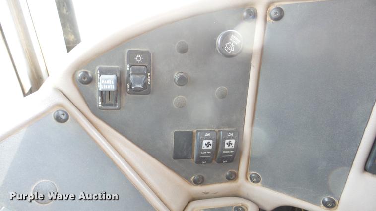 image for item DA2114 2004 International CE school bus