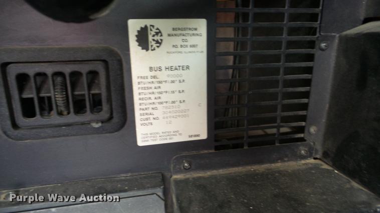 image for item DA2114 2004 International CE school bus