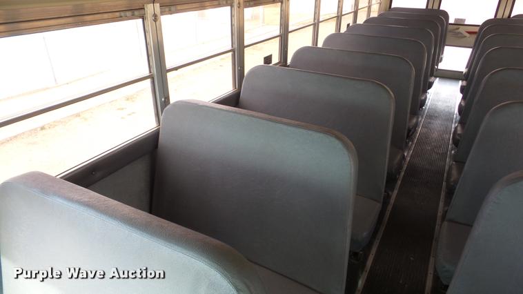 image for item DA2114 2004 International CE school bus