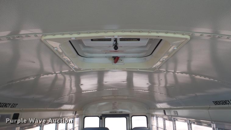 image for item DA2114 2004 International CE school bus