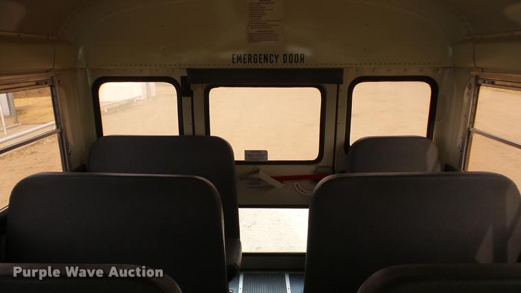 image for item DA2114 2004 International CE school bus