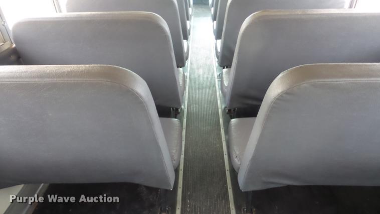 image for item DA2114 2004 International CE school bus