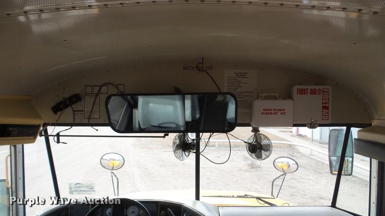 image for item DA2114 2004 International CE school bus