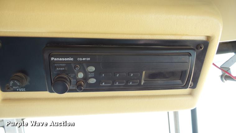 image for item DA2114 2004 International CE school bus