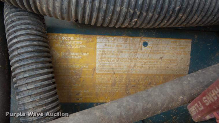 image for item DA2114 2004 International CE school bus