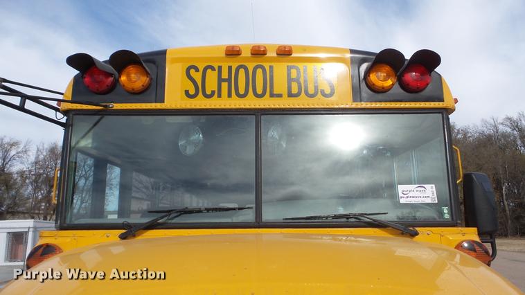 image for item DA2114 2004 International CE school bus