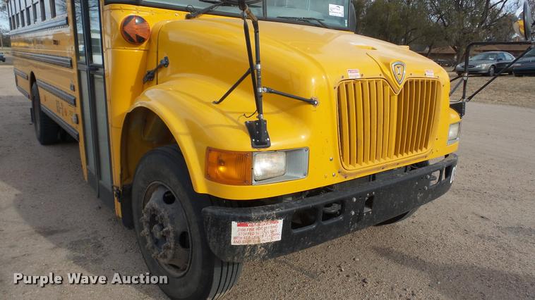 image for item DA2114 2004 International CE school bus