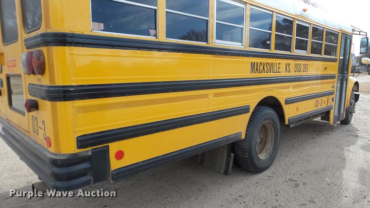 image for item DA2114 2004 International CE school bus