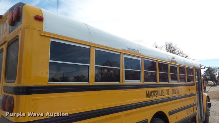 image for item DA2114 2004 International CE school bus