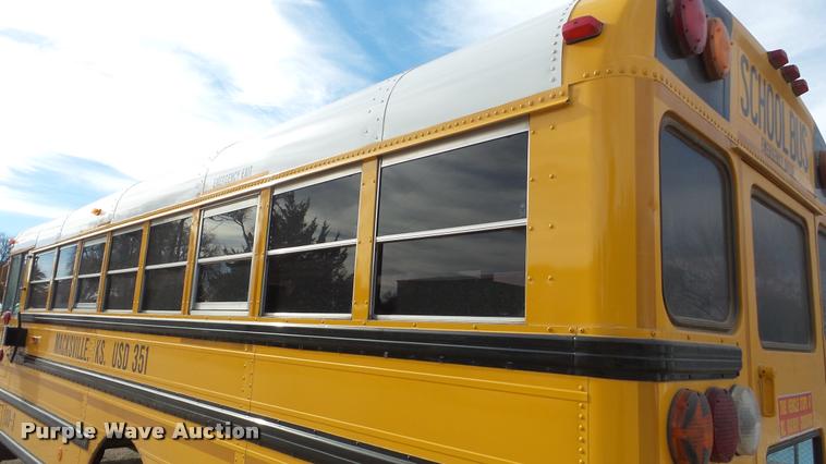 image for item DA2114 2004 International CE school bus