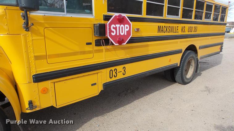 image for item DA2114 2004 International CE school bus