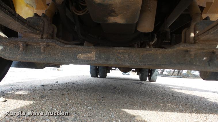 image for item DA2114 2004 International CE school bus