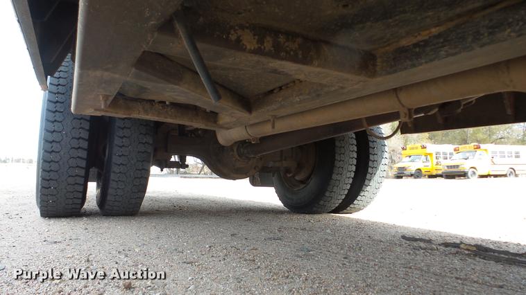 image for item DA2114 2004 International CE school bus