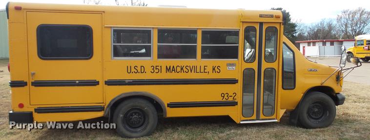 image for item DA2115 1993 Ford Econoline E350 school bus