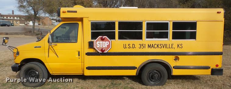 image for item DA2115 1993 Ford Econoline E350 school bus