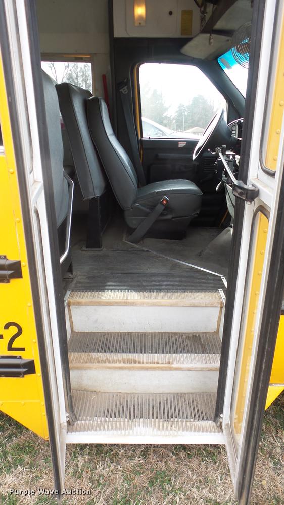 image for item DA2115 1993 Ford Econoline E350 school bus