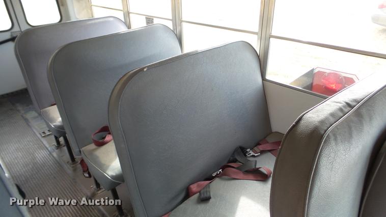 image for item DA2115 1993 Ford Econoline E350 school bus