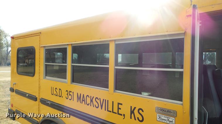 image for item DA2115 1993 Ford Econoline E350 school bus