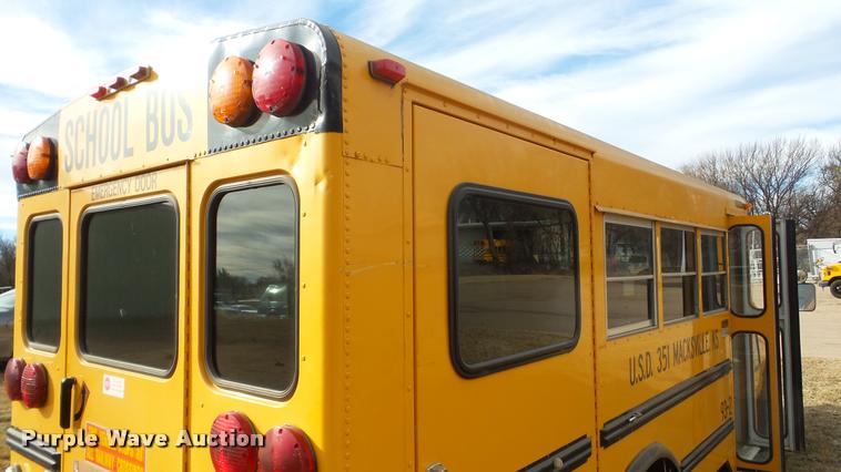 image for item DA2115 1993 Ford Econoline E350 school bus